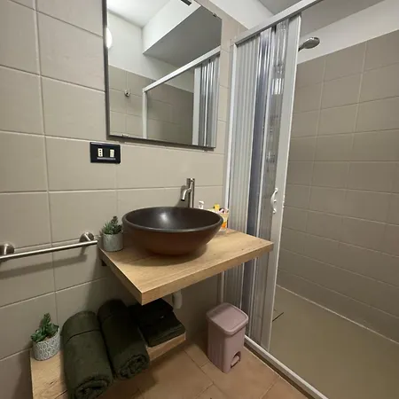 Vittoria House - Tulip And Tulip